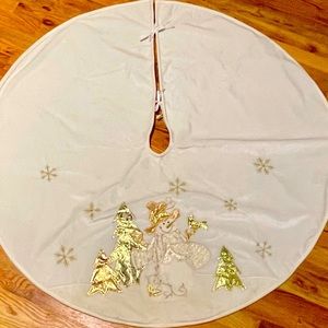 Christmas tree skirt